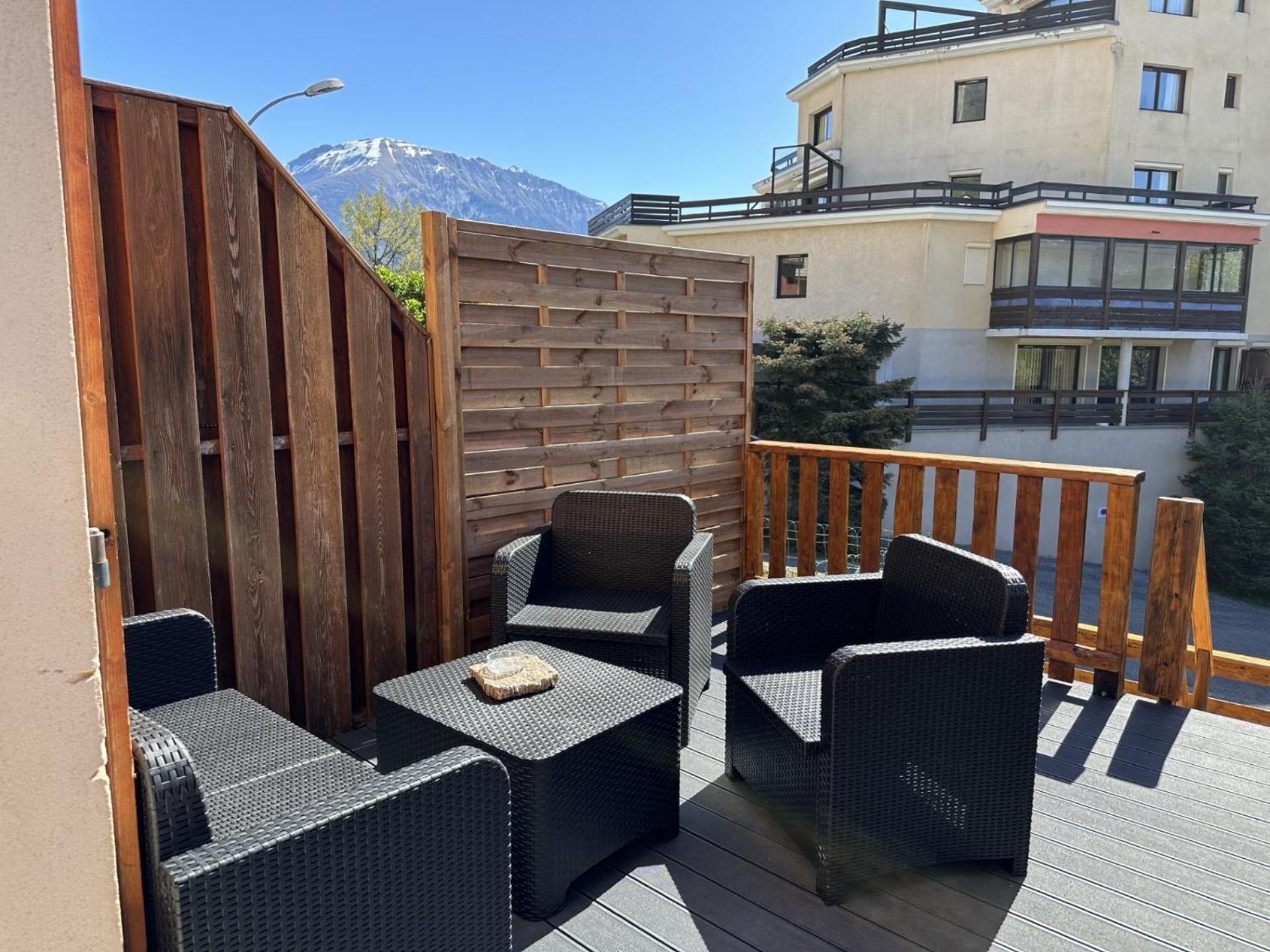 Apartament T3 Au Plan D'Eau D'Embrun Avec Garage Et Terrasse Zewnętrze zdjęcie