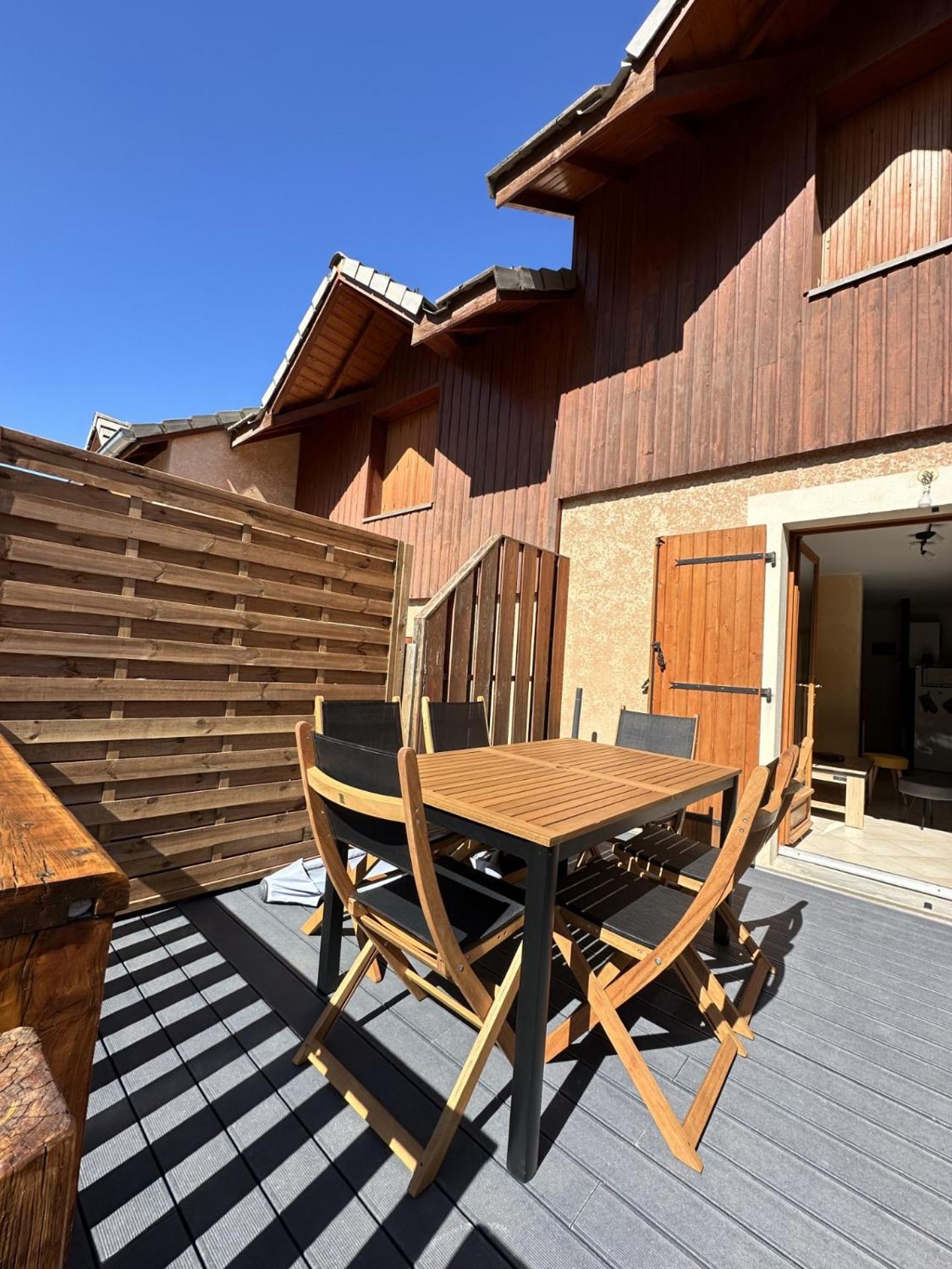 Apartament T3 Au Plan D'Eau D'Embrun Avec Garage Et Terrasse Zewnętrze zdjęcie